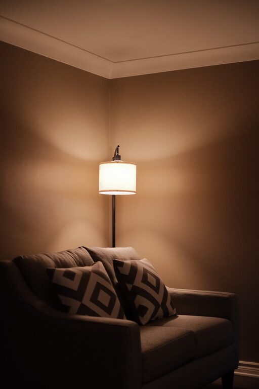 Simple Tips for Creating a Cozy and Inviting Home Environment